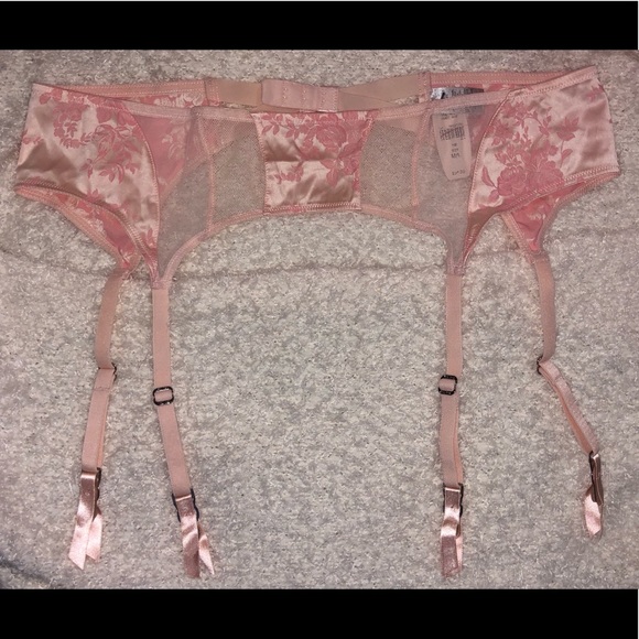 Victoria’s Secret Garter Belt M/L - Picture 1 of 3